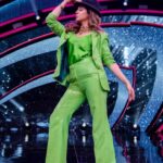 Urmila Matondkar Instagram - Rock n Roll!! 💃💃💃💃 @zeetv @fullscreenentertainment #didsupermoms