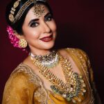 Urmila Matondkar Instagram - नवरात्रि की हार्दिक शुभकामनाएँ 💥💥💥 🙏🏻🙏🏻🙏🏻