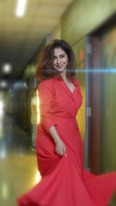 Urmila Matondkar Instagram - दिल वो चला…💃❤️🌟

#weekend #weekendvibes #saturday #saturdayvibes #happyweekend