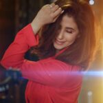 Urmila Matondkar Instagram - Choose #joy Pick #happiness Shine n #smile Cos u smile n the world smiles with you 💕🌟💕