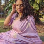 Urmilla Kothare Instagram - Lilac, a very unusual color. Wearing it for the 1st time @s_sonniya thank u for beautifully styling me in this one. Clicked by @prasad031290 Mumbai - मुंबई