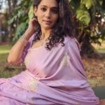 Urmilla Kothare Instagram - Lilac, a very unusual color. Wearing it for the 1st time @s_sonniya thank u for beautifully styling me in this one. Clicked by @prasad031290 Mumbai - मुंबई