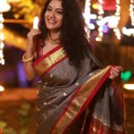 Urmilla Kothare Instagram – May the festival of lights fill your lives with bright smiles, laughter and loads and happiness… 
शुभ दीपावली!! 

Saree/ accessories : @massakali_saree 
📸 : @rishikeshbhambure