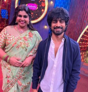 Vichithra Instagram - #goodluck to aneethi movie team for great success . 
Amazing day with lots of fun and laughter

@jovika_vijaykumar  @vanithavijaykumar