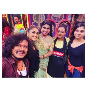 Vichithra Instagram - #goodluck to aneethi movie team for great success . 
Amazing day with lots of fun and laughter

@jovika_vijaykumar  @vanithavijaykumar