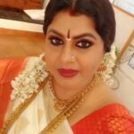 Vichithra Instagram - Sweet dreams to all ....❤❤❤❤❤ #instareelsindia❤️ #goodnight🌙 #reelsinstagram #reelsexplore #nightmelody