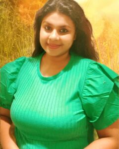 Vichithra Instagram - 100k .......😊😊😊😊😊
#Humbled 

Love you all  #instafamily ❤❤❤❤❤❤

#newpost😍 
#instaphoto 
#instabook 
#neverquit 
#getmotivatedbyvichu 
#pose 
#elegance 
#green
#myedits 
#followｍe 
#instafollow 
#smile 
#smiletolife