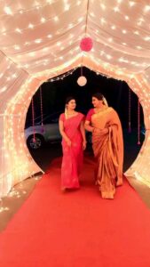 Vichithra Instagram - Enge porom theriyuma??????

#karthigaideepamserial 
#bts
#instareels