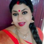 Vichithra Instagram - Yaarodu enakku enna pechchu..... idu pattu illa thalattu. #90's #favouritesong #myfavorite #spbgram #spbalasubramaniam #songsofcomfort #nostalgic #nostalgicsongs