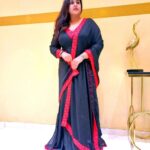 Vichithra Instagram - WHEN YOU ARE CLEVER YOU WANT TO CHANGE THE WORLD WHEN YOU ARE WISE YOU WILL CHANGE YOURSELF ...🖤🖤🖤🖤🖤🖤🖤🖤❤❤❤❤❤❤❤❤. #goodmorninginstagram #dears Outfit designed by : @femme_lia_ #kochi #kerala 😍😍😍 #goodmorningall #positivethoughts #getmotivatedbyvichu #motivation #motivationalquotes #selfmade #selfawareness #knowyourworth #black #blackandred #desighner