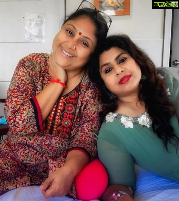 Vichithra Instagram - Happy birthday to my dearest,sweetest,gorgeous and the most humble friend @brindamurali72 Love u loads 💓 💛 💗 💖 ❤️ 💕 💓 💛 💗 💖 ❤️ Wishing you a rocking year ahead 🥰🥰🥰
