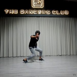 Vijay Varma Instagram - Enkeyoo Partha 🤍 @itsyuvan 
📸 @absyhardy 
@tdc.thedancersclub #idancemyway #dancer #yuvan

Note :” I DO NOT OWN COPY RIGHTS FOR THE SONG USED. IT IS PURELY USED FOR ENTERTAINTENT PURPOSE