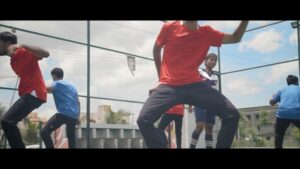 Vijay Varma Instagram - Singappenney 🔥 watch full video link in my story @tdc.thedancersclub @dimensions.dmns #singappeney #bigil #vvchoreo @vijay_official @arrahman @atlee47 🤘🏻⭐️