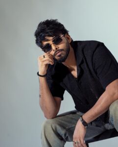 Vijay Varma Instagram - Let’s do this my way!

Photographer - @absystudios 
MUA - @theeyequisite 
Hairstylist - @afrofranklin 
Studio - @allsevensstudio

#bigboss #vijaytelevision #disneyplushotstar