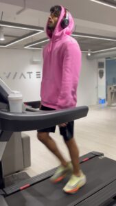 Vijay Varma Instagram - Should I dance my way through this track ? ♠️
@aviategym