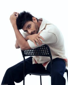 Vijay Varma Instagram - Here’s looking at you 🤍

Photographer - @absystudios 
MUA - @theeyequisite 
Studio - @allsevensstudio 
Hairstylist - @afrofranklin