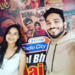 Vimmy Bhatt Instagram - Thankyou @radiocity_gujarati #kalbhiaajbhi #radiocity #91.1fm #promotions #films #upcomingfilm #films #gujaratifilms #dilippatel #vimmybhatt #aashamovie #22nd #april #cinemas