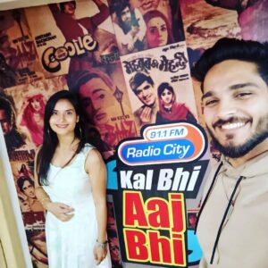 Vimmy Bhatt Instagram - Thankyou @radiocity_gujarati 

#kalbhiaajbhi #radiocity #91.1fm #promotions #films #upcomingfilm #films #gujaratifilms #dilippatel #vimmybhatt #aashamovie #22nd #april #cinemas