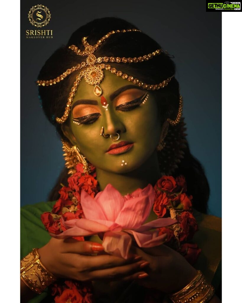 Vindhuja Vikraman Instagram - Navadurga concept photoshoot . Day 5 : Skandamata . Skandamata is the mother of skanda or kartikeya, who was choosen by gods as their commandar- in- cheif in the war against the demons. . Model: @vindhujavikraman_official . Concept, styling, makeover: @geethusrishti, @srishtimakeoverhub Photo: @umeshsrishti Trivandrum, India