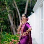 Vindhuja Vikraman Instagram – Bride 💜

Pic @mojo_click
Mua @karthika.nitheesh
Blouse @ajithalavender
Jewelry @orangebeautycollection2022
Flower @blackgold_designingstudio
Nails @dartistry.in AVOKI Resorts