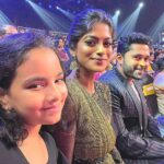 Vinusha Devi Instagram - A great evening ❤️ #8thvijaytelevisionawards Outfit : @studio149 Jewellery : @fineshinejewels #barathikannamma #kannamma #vinushadevi