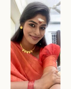 Vinusha Devi Instagram - #happynewyear2023 ❤️ 

#vinushadevi #barathikannamma #kannamma #newyear #positivevibes #omnamahshivaya #omsairam