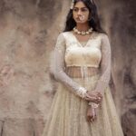 Vinusha Devi Instagram - BE YOUR OWN DREAMCATCHER ✨ Shot by @haran_official_ Outfit @studio149 Jewellery @fineshinejewels Mua @makeupbyvinushadevi #vinushadevi #barathikannamma #kannamma #deewanimastani #deewani #photoshoot