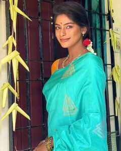 Vinusha Devi Instagram - இனிய தீபாவளி நல்வாழ்த்துக்கள் 🪔 

#vinushadevi #happydiwali