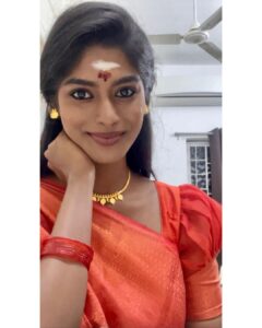 Vinusha Devi Instagram - #happynewyear2023 ❤️ 

#vinushadevi #barathikannamma #kannamma #newyear #positivevibes #omnamahshivaya #omsairam