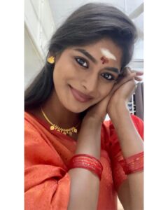 Vinusha Devi Instagram - #happynewyear2023 ❤️ 

#vinushadevi #barathikannamma #kannamma #newyear #positivevibes #omnamahshivaya #omsairam