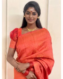 Vinusha Devi Instagram - #happynewyear2023 ❤️ 

#vinushadevi #barathikannamma #kannamma #newyear #positivevibes #omnamahshivaya #omsairam