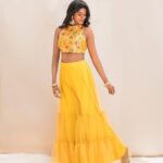 Vinusha Devi Instagram - Y E L L O W ✨ Outfit : @studio149 Jewellery : @mspinkpantherjewel Photography : @ram___prakash_ @_oliverfelix_ @___diwakar @naveen_tom_18 Mua : @makeupbyvinushadevi Hairstylist : @teamdiamondartistry #vinushadevi #photoshoot #love