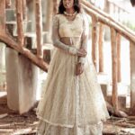 Vinusha Devi Instagram - BE YOUR OWN DREAMCATCHER ✨ Shot by @haran_official_ Outfit @studio149 Jewellery @fineshinejewels Mua @makeupbyvinushadevi #vinushadevi #barathikannamma #kannamma #deewanimastani #deewani #photoshoot
