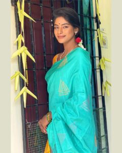 Vinusha Devi Instagram - இனிய தீபாவளி நல்வாழ்த்துக்கள் 🪔 

#vinushadevi #happydiwali