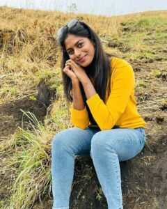 Vinusha Devi Instagram - Be-YOU-tiful 🌻

#vinushadevi #healing #positivevibes