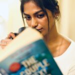 Vinusha Devi Instagram - Mornings with latte and a good book ❤️ Shot by @gk_.photography._ Mua @smokey_makeupbar_ #vinushadevi #goodmorning #recent4recent