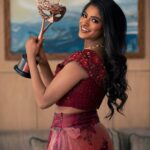 Vinusha Devi Instagram - 'Best Find- Vijay Television Awards-2022' Nothing short of a dream! 🥺 When I was called on the dias to receive the award from none other @praveen.bennett Sir, all I had in my heart was gratitude and only gratitude. Gratitude towards the audience who accepted me whole heartedly as Kannamma, Gratitude towards @globalvillagers our producer ‘venkatesh’ sir and @vijaytelevision whole team who trusted me with the character and let me live Kannamma in my way & last but not the least, heartful gratitude towards @praveen.bennett Sir who found me, mentored me, moulded me and made me believe I could be Kannamma in a very graceful way. I've put my heart and soul to fit myself as Kannamma and extremely happy that the Channel has rewarded me with a prestigious award within a really short span. I'm taking this as a recognition as well as a motivation to step further and work hard to give the best of the best to the audience who have accepted me on screen! Thankyou could be a small word, but it's filled all over heart! ♥️♥️♥️ I wanted to speak all this on the stage, but it was an extremely emotional moment that my eyes were welled up completely out of happiness and gratitude. THANK YOU SO MUCH ! 🧿❤️ With love, Vinusha Devi G Outfit : @studio149 Shot by : @haran_official_ #kannamma #barathikannamma #vijaytelevision #7thvijayteleawards #bestfindoftheyear