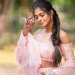 Vinusha Devi Instagram - My look for 7th annual vijay television awards was so excited & blessed to a part of it 🌸 A huge thanks my team who made to look so elegant on my special day ❤️ Outfit @studio149 Hair @durga_hair_stylist Photography @dhanush__photography #vinushadevi #7thvijayteleawards #bharathikannamma #kannamma #vijaytelevisionawards