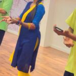 Vinusha Devi Instagram - Vijay tele awards rehearsals started 🥳 guess the song ? Definitely not manva laage song 😂 Such summer comfortable kurti im wearing : @ekantastudio #vinushadevi #barathikannamma #kannamma #dancereharsal #vijaytelevisionawards