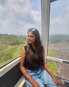Vinusha Devi Instagram - Day 1 in varkala vacation #jatayu ❤️

#explorewithme #vacation #varkala #jatayuearthcentre #vinushadevi