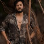 Vishnu Instagram - Stepping into another year in style🖤 . 📸- @camerasenthil Styling - @shreshta_iyer @kavya_kd9 Makeover- @makeoverby_vibha . #vvians #vishnuvijay #kollywood #birthday