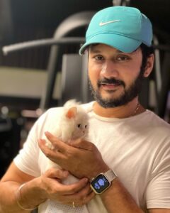 Vishnu Instagram - #meow 🤍