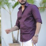 Vishnu Instagram - A simple Veshti n shirt looks better than a thousand business suits 😎 P.c @storiesbysidhu thanx for a amazing pics machan 🙌🏻 . . . #traditional #veshtisattai #love #passion #goals #kollywood #fitness #model #befit #actorlife