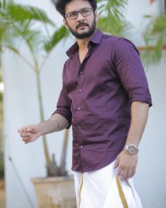 Vishnu Instagram - A simple Veshti n shirt looks better than a thousand business suits 😎
P.c @storiesbysidhu thanx for a amazing pics machan 🙌🏻 
.
.
.
#traditional #veshtisattai #love #passion #goals #kollywood #fitness #model #befit #actorlife