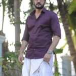 Vishnu Instagram - A simple Veshti n shirt looks better than a thousand business suits 😎 P.c @storiesbysidhu thanx for a amazing pics machan 🙌🏻 . . . #traditional #veshtisattai #love #passion #goals #kollywood #fitness #model #befit #actorlife