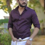 Vishnu Instagram - A simple Veshti n shirt looks better than a thousand business suits 😎 P.c @storiesbysidhu thanx for a amazing pics machan 🙌🏻 . . . #traditional #veshtisattai #love #passion #goals #kollywood #fitness #model #befit #actorlife