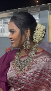 Vishnu Priya Instagram - Dhoom dhaam Dasara...🎉🎊 
Im very happy to part of that show.... really enjoyed... 
@etvtelugu2708 
@mallemala_tv