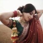 Vrushika Mehta Instagram - ज़रिया 🪔 . P.S: Consider this as my solo pre-wedding 🫣 📸 @ad_wait8 Edited by: @randomankit04 Thank you @kadhuwabanaras for customising this beautiful bridal saree for me ❤️ #wedding #bride #weddingphotography #bridalsarees #picoftheday