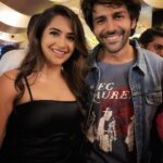 Vyoma Nandi Instagram - This superrr busy star is about to get even busier!!! You’ve totally killed it in #bhoolbhulaiyaa2 such a lovely coactor! @kartikaaryan Your hard work is paying off 👏🏻👏🏻👏🏻👻👻 #premierenight #kyabaathai Juhu PVR