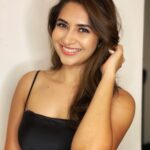 Vyoma Nandi Instagram - Ami je tomaar 👻👻👻 #bhoolbhulaiyaa2 #premierenight #ticketsbookkaro!!! . . . 💄💇🏻‍♀️ @mamtavyashah8874